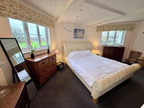 3 dormitorios, tabla de planchar con plancha, cuna de viaje y wifi