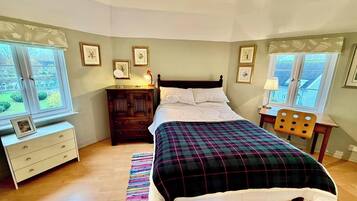 3 bedrooms, iron/ironing board, travel crib, WiFi