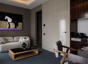 Elite studio suite | Woonruimte | Een 100-cm smart-tv met digitale zenders