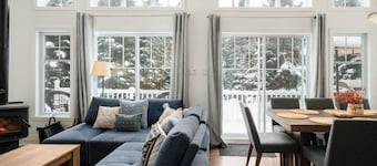 The Riviera, Riverside, Pool Table and fireplace!