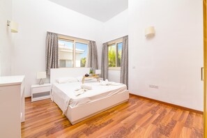 3 chambres, fer et planche à repasser, accès au Wi-Fi (inclus)