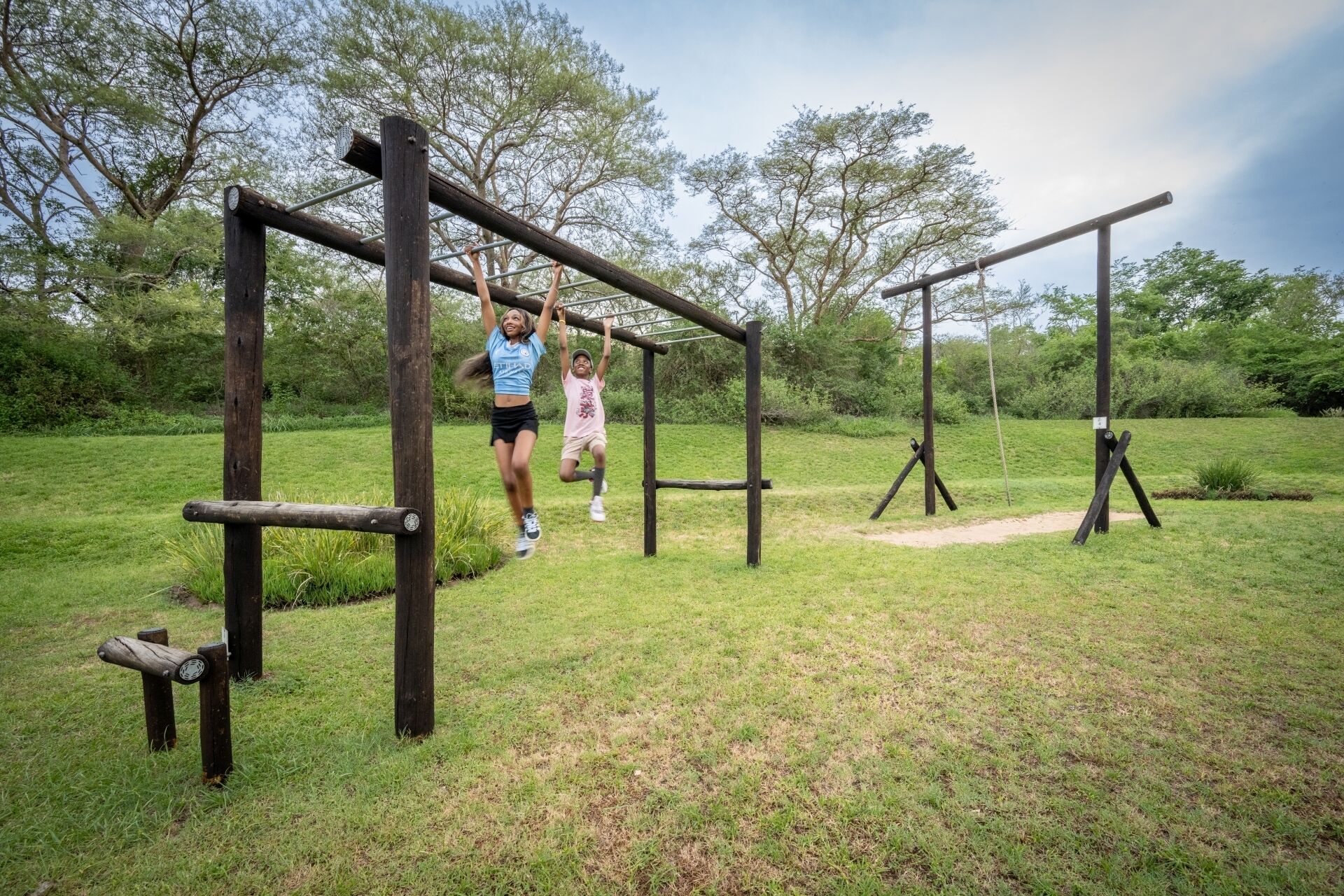 Kawasan main kanak-kanak – terbuka