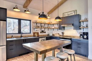 Fridge, microwave, oven, stovetop - Spa, Lake and Mountain | Chalets du Cordon (Nominingue)