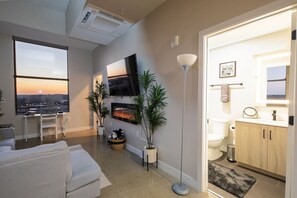 Télévision, cheminée