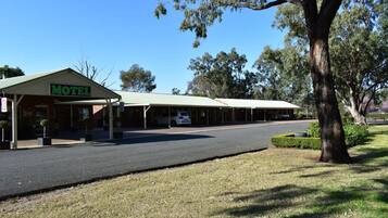 Fachada da propriedade