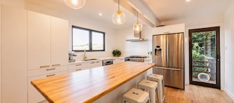 Sumner Beach 3BR | Cecil Wood | Hot Tub & Views
