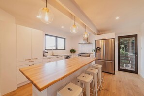 Fridge, microwave, oven, stovetop - The Ultimate Cecil Wood Stay - Hot Tub, BBQ & Views (Christchurch)