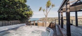 The Ultimate Cecil Wood Stay - Hot Tub, BBQ & Views