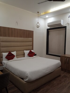 Deluxe Τετράκλινο Δωμάτιο | Δωρεάν Wi-Fi 