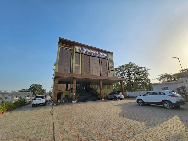 Front of property - RBS Hotel And Lawn (Faizabad)