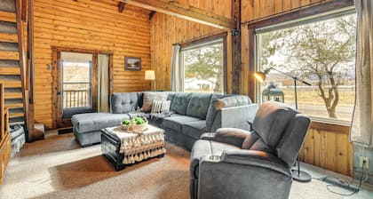 Mtn-view Cabin w/ Horse Pasture in Koosharem