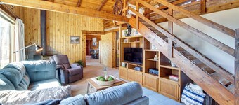 Mtn-view Cabin w/ Horse Pasture in Koosharem