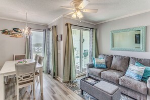 Apartment (2 Bedrooms) | Interior - Steps to Beach: Myrtle Beach Condo w/ Resort Perks (Myrtle Beach)