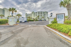 Apartment (2 Bedrooms) | Interior - Steps to Beach: Myrtle Beach Condo w/ Resort Perks (Myrtle Beach)