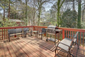 House (6 Bedrooms) | Interior - Stone Mountain Vacation Rental With Deck! (Stone Mountain)