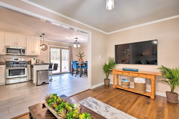 Interior - Metro Atlanta Vacation Home Rental w/ Deck (Hiram)