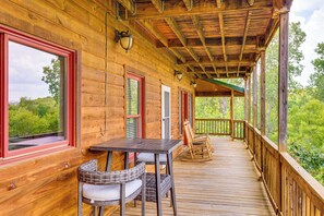 House (3 Bedrooms) | Interior - Spacious Cabin w/ Views, Near Lake Lawtonka! (Medicine Park)