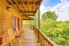 House (3 Bedrooms) | Front of property - Spacious Cabin w/ Views, Near Lake Lawtonka! (Medicine Park)