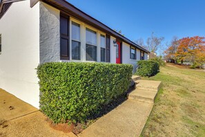 House (3 Bedrooms) | Interior - 14 Mi to Montgomery: Updated Home Near Maxwell AFB (Prattville)