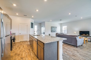 House (3 Bedrooms) | Interior