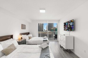 1 habitación, tabla de planchar con plancha, wifi y ropa de cama