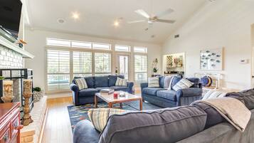 House (4 Bedrooms) | Interior