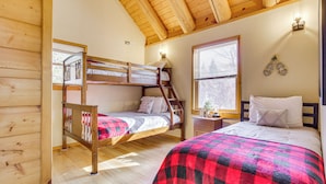 House (3 Bedrooms) | Interior - 2 Mi to Lake Arrowhead Village: Pet-friendly Cabin (Cedar Glen)
