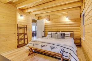 Interior - 2 Mi to Lake Arrowhead Village: Pet-friendly Cabin (Cedar Glen)