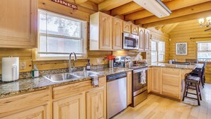 House (3 Bedrooms) | Interior - 2 Mi to Lake Arrowhead Village: Pet-friendly Cabin (Cedar Glen)