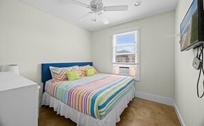 4 Schlafzimmer, Bügeleisen/Bügelbrett, Reisekinderbett, WLAN
