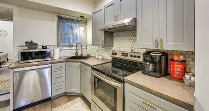 1 Mi to Downtown & Stage AE: Pittsburgh Townhome!