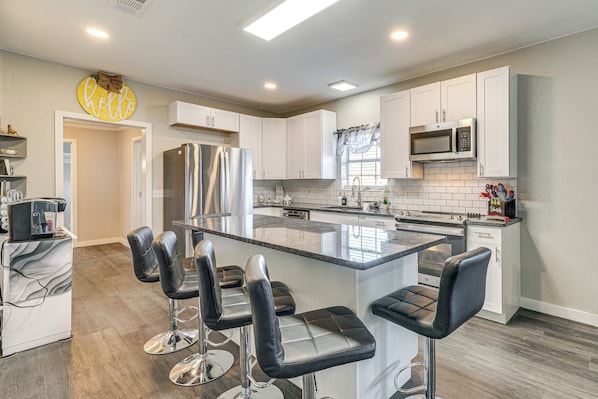 House (2 Bedrooms) | Interior - Updated Home 2 Mi to Downtown Texarkana! (Texarkana)