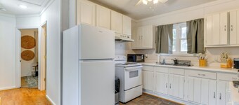9 Mi to Colonial Beach: Charming Cottage w/ Yard!