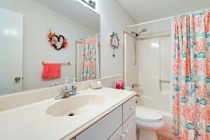 House (2 Bedrooms) | Interior - Naples Vacation Rental w/ Community Amenities! (Naples)