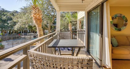 Walk to Coligny Beach Park: Condo w/ Pool Access!