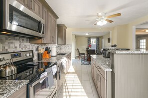 House (2 Bedrooms) | Interior - Home Near Skiing & Downtown Worcester (Worcester)