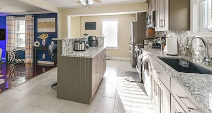 Home Near Skiing & Downtown Worcester