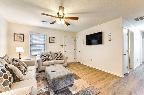 Deck & Fenced Yard: Family Home in Winterville