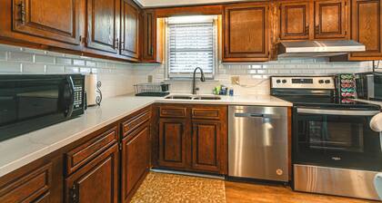Pet-friendly Home w/ Deck & Yard in Winterville