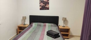 2 bedrooms, iron/ironing board, travel cot, free WiFi