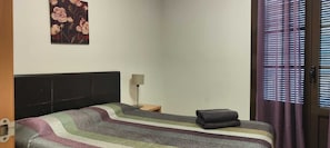 2 chambres, fer et planche à repasser, lit parapluie, Wi-Fi gratuit