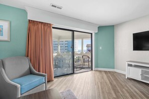 TV - Azure Escape Giant Spa & Pool By Beach Star (Myrtle Beach)