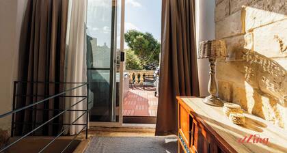 Charming Village Escape with Jacuzzi & Games Room