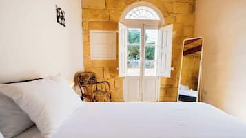 2 bedrooms, iron/ironing board, travel cot, WiFi