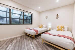 3 makuuhuonetta, silitysrauta/-lauta, ilmainen Wi-Fi, vuodevaatteet