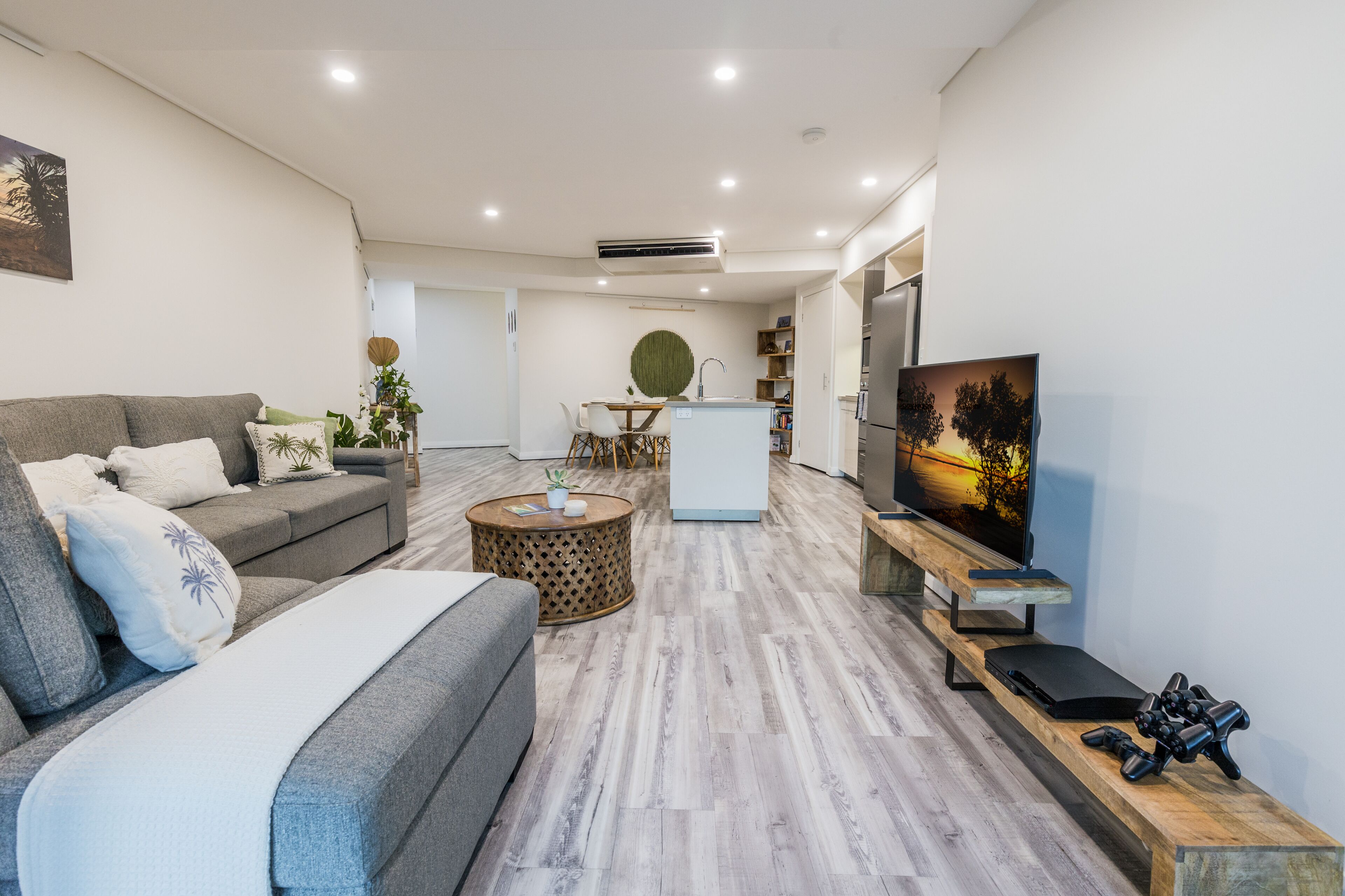 Smart TV, videojuegos y libros 