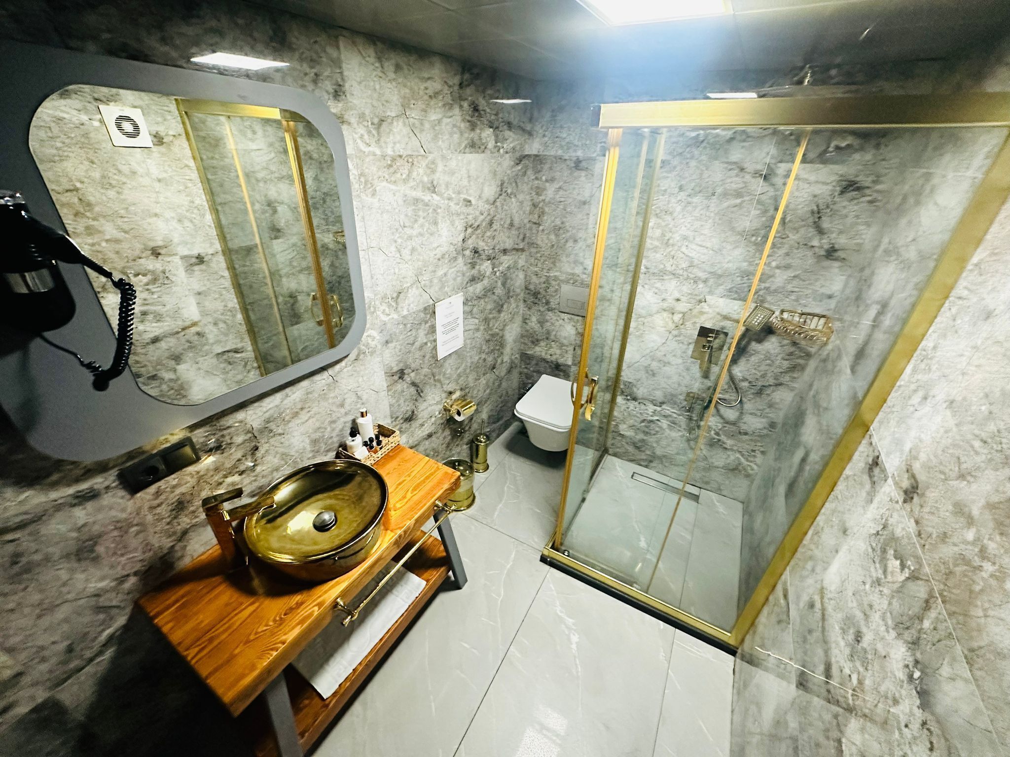 Phòng tắm