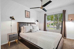 4 bedrooms, iron/ironing board, WiFi, bed sheets