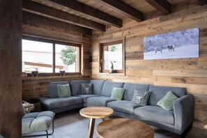 Living area - LE CERF - 12 pers -Sauna-Jacuzzi (Gérardmer)
