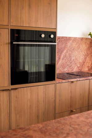 Fridge, microwave, oven, stovetop - Hygge House - 300m to the beach (Aldinga Beach)